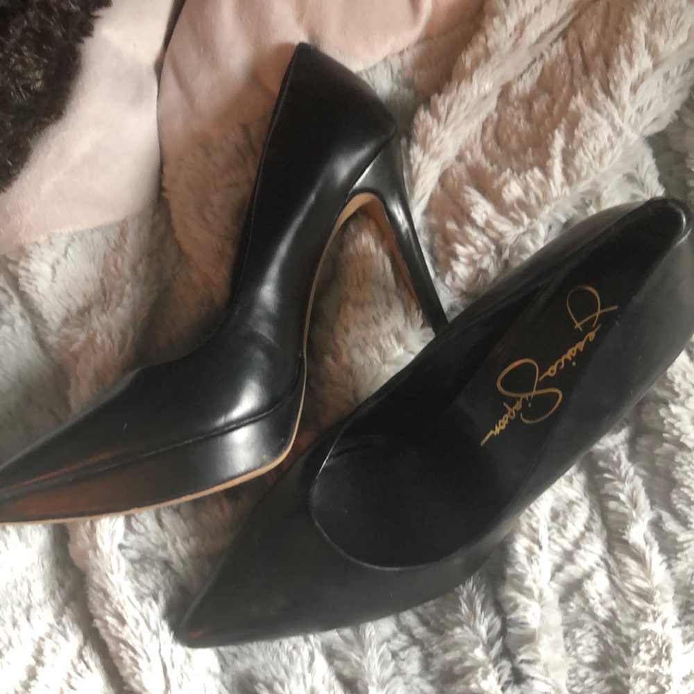 Jessica Simpson black platform pumps